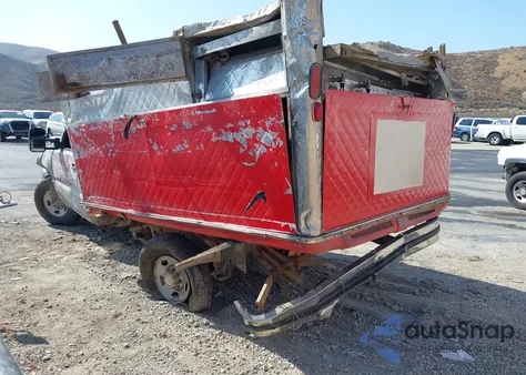 2005 Chevrolet Silverado C2500 Heavy Duty z USA, uszkodzony, nr VIN 1GCHC24U15E252823